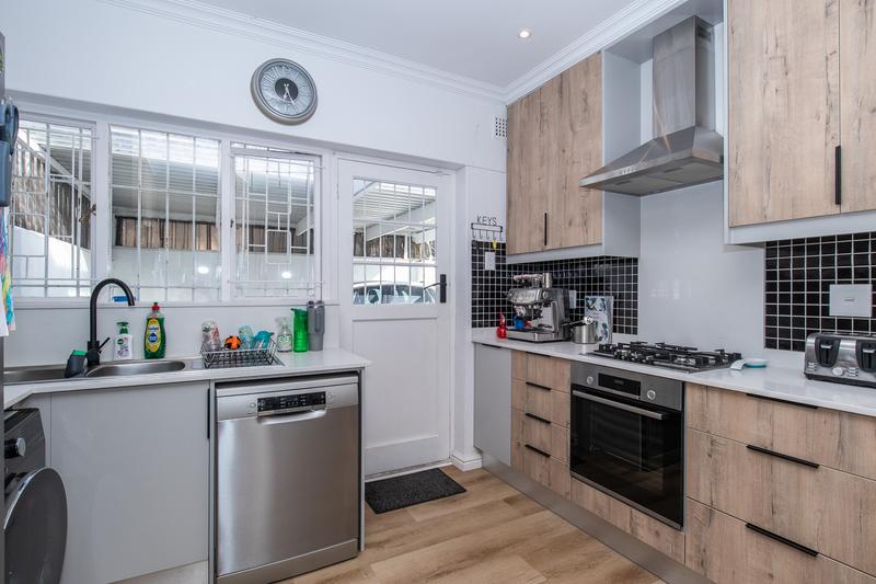 To Let 4 Bedroom Property for Rent in Constantia Western Cape